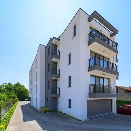 Elegance Deluxe Studio Βάρνα
